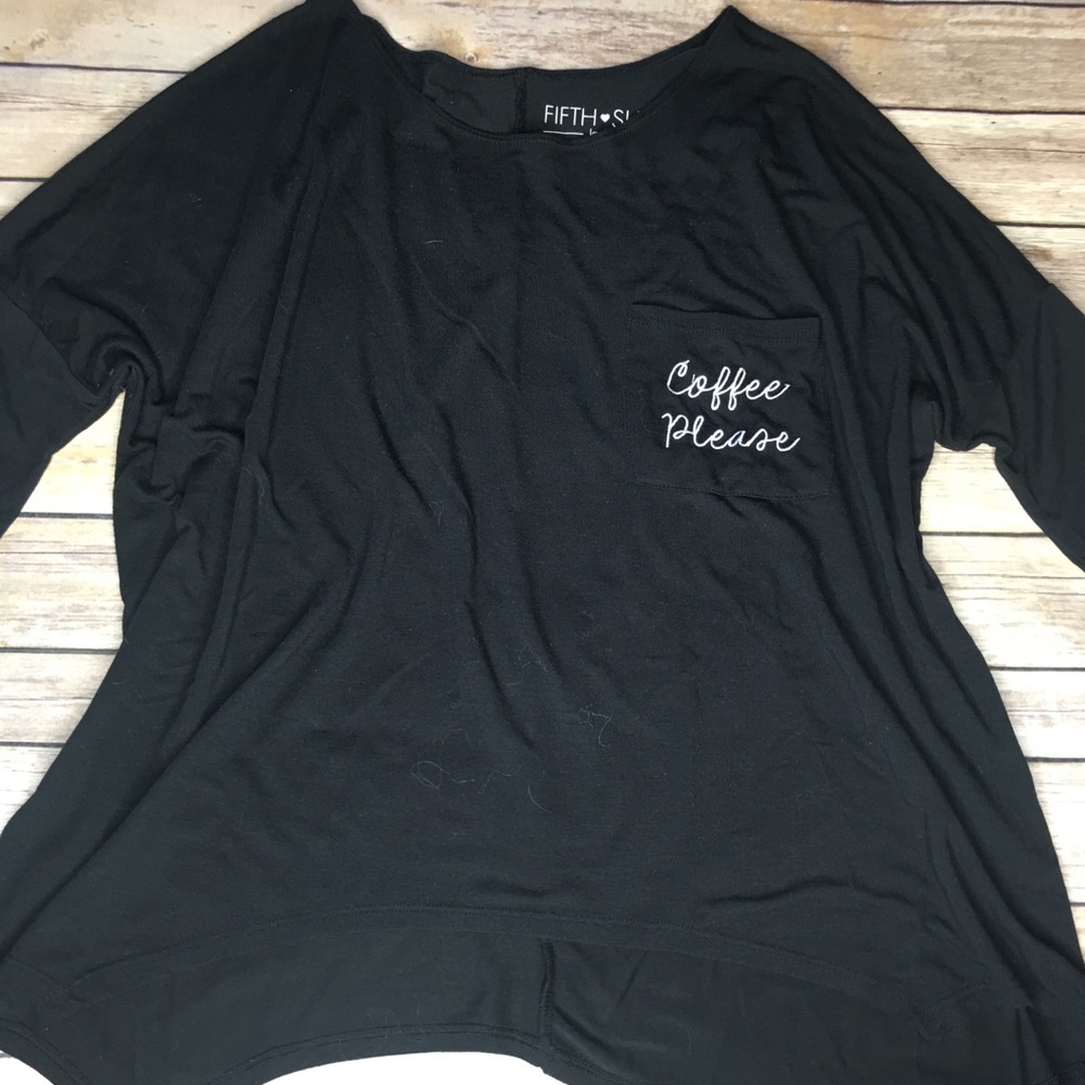 Women’s lounge or athletic top
